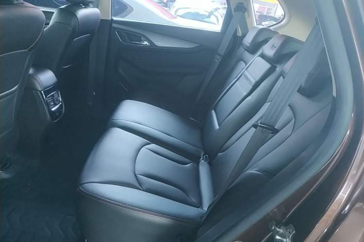 Used Baojun 560 2015 1.8L manual luxury version
