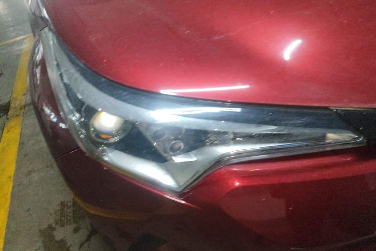 Used Toyota IZOA 2018 2.0L Yichi Edition China V Standard Right Front Headlight