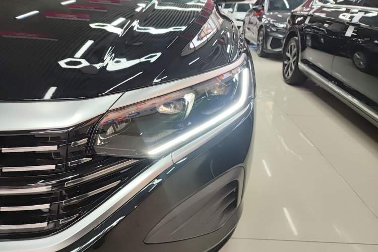 Used Volkswagen Passat 2024 280TSI Business Edition Left Front Headlight