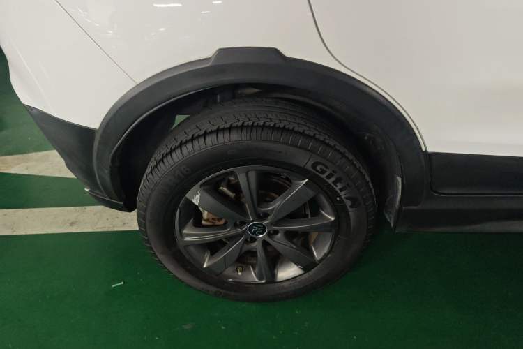 Used BYD Yuan New Energy 2019 EV360 Smart Connect Enjoyment Model Right Rear Wheel Hub