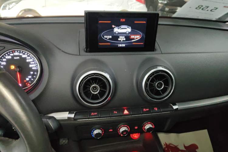 Used Audi A3 2016 Limousine 35 TFSI Prestige Edition Audio And AC Panel