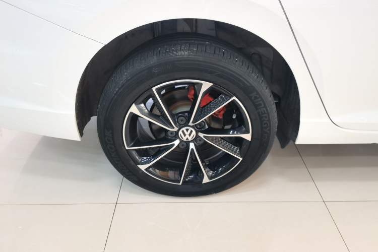 Used Volkswagen Lavida 2022 280TSI DSG Comfort Edition Right Rear Wheel Hub