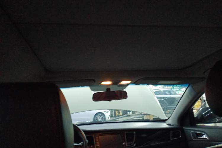 Used Hyundai Mistra 2014 1.8L Automatic Smart GLS Headliner