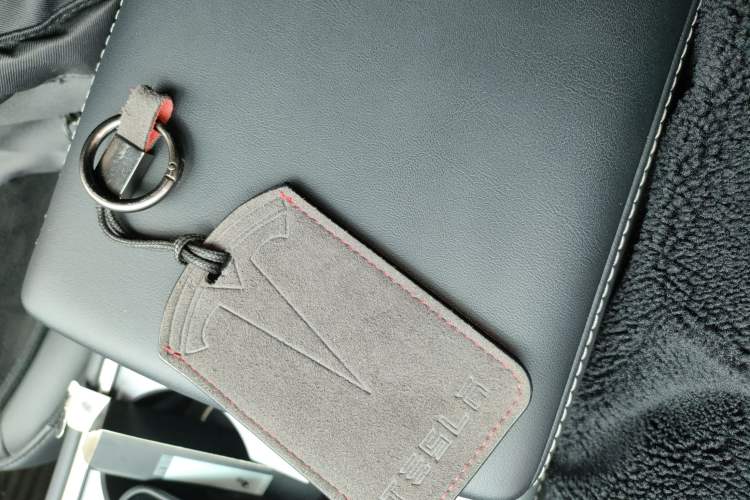 Used Tesla Model Y 2023 Rear-Wheel-Drive Version
