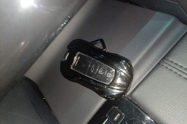 Used Toyota Avalon 2022 Dual-Engine 2.5L Luxury Edition
