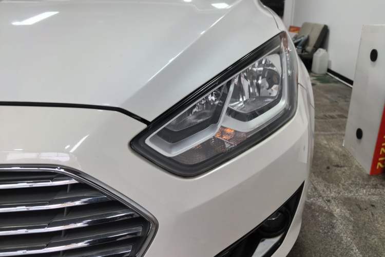 Used Ford Escort 2015 1.5L Automatic Fashion Model Left Front Headlight