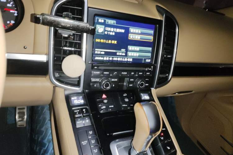 Used Porsche Cayenne 2015 Cayenne 3.0T Audio And AC Panel