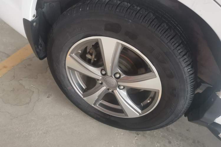 Used Haval H6 2016 Upgraded Model 1.5T Manual Two-Wheel Drive Elite Version Right Rear Wheel Hub