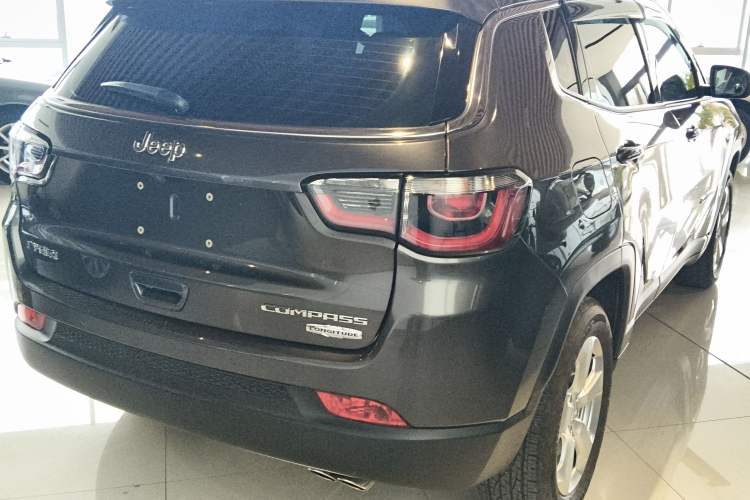 Used Jeep Compass 2019 220T Automatic Family Edition
