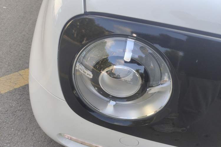 Used ORA Black Cat 2022 351 km Range Comfort Version Ternary Lithium Right Front Headlight