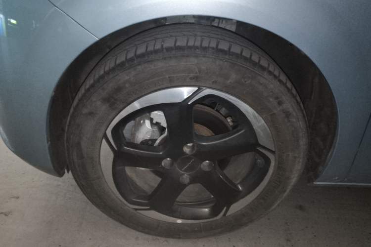 Used Dongfeng NAMMI 01 2024 New Edition 430 Plus Smart+ Left Front Wheel Hub