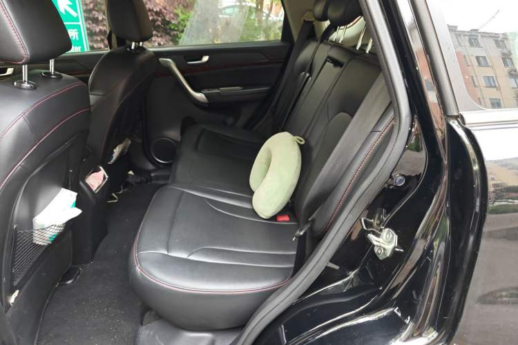 Used Haval H6 2017 Red-Label Sport Edition 1.5T Manual Two-Wheel Drive Prestige Model Left Rear Seat