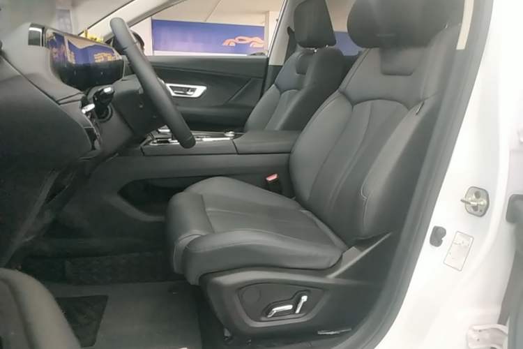 Used Dongfeng Aeolus Huge 2024 Mach Power 1.5T Premium Model