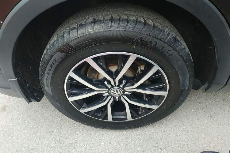 Used Volkswagen Tiguan L 2017 330TSI Automatic Two-Wheel Drive Luxury Edition Right Rear Wheel Hub