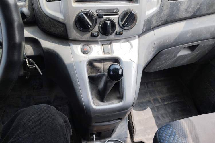 Used Nissan NV200 2013 1.6L Luxury Model China IV Standard Gear Lever