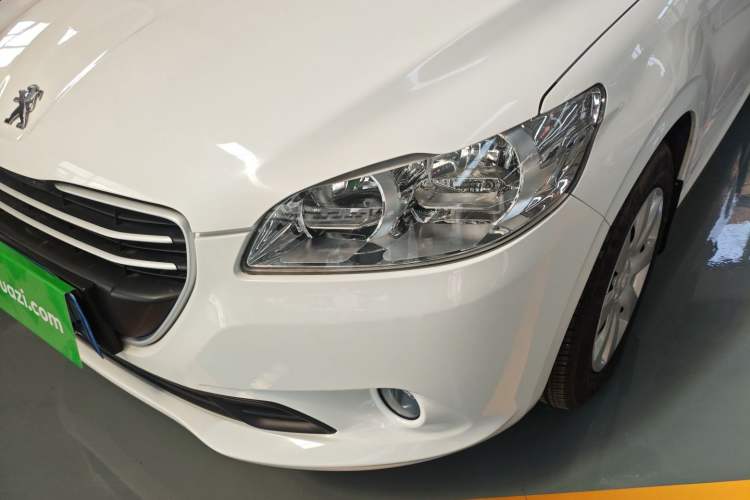 Used Peugeot 301 2016 1.6L Manual Comfort Edition Left Front Headlight