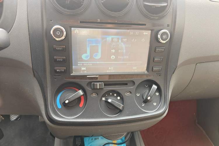 Used Wuling Hongguang 2014 1.5L Base Version Audio And AC Panel