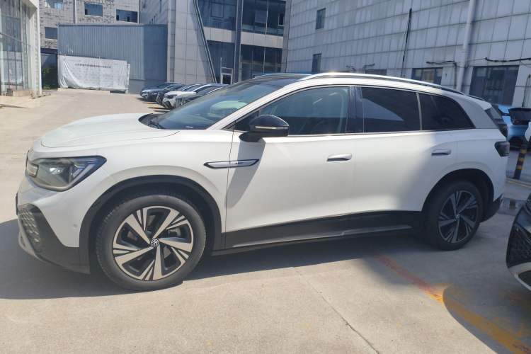 Used Volkswagen ID.6 CROZZ 2022 Long-Range PRO Edition Left Side