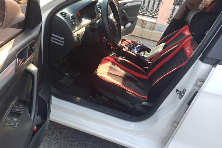 Used Volkswagen Jetta 2015 1.6L Manual Comfort Model