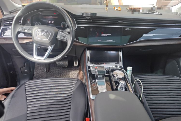 Used Audi Q7 2021 55 TFSI quattro S line Sport model Center Console