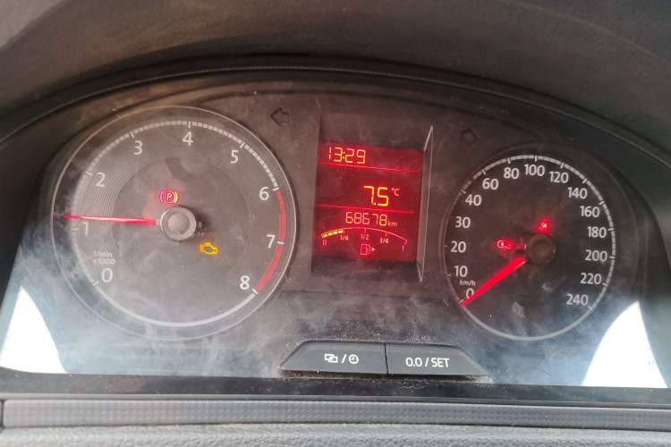 Used Volkswagen Santana 2019 1.5L Manual Fashion Edition China VI Standard Odometer Close Up