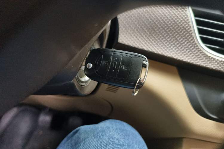 Used Baojun 730 2017 1.5T Manual Fashion Version 7 Seats China V Emission Standard Vehicle Key