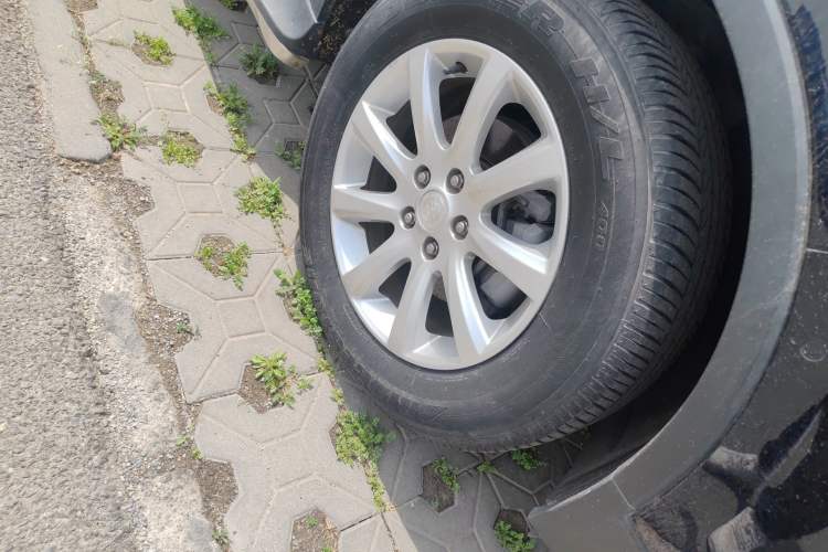 Used Buick Envision 2021 532T Two-Wheel-Drive Luxury Version Right Front Wheel Hub