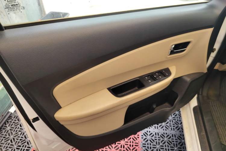 Used Chery E3 2015 1.5L Manual Fashion Model