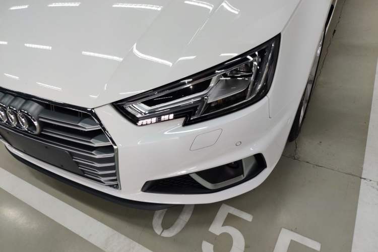 Used Audi A4L 2019 40 TFSI Fashion Version China V