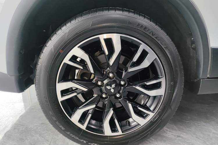 Used Mitsubishi Outlander 2020 2.4L 4x4 Zhi Xiang Edition 7-Seater
