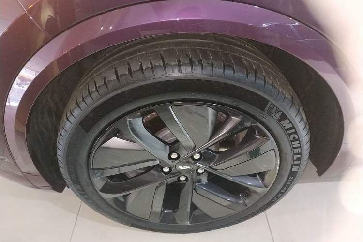 Used Li Auto L9 2024 Pro Model Left Front Wheel Hub