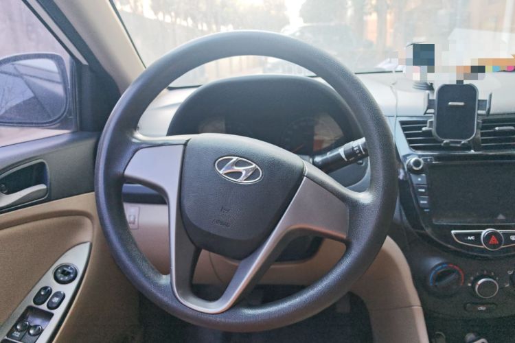 Used Hyundai Verna (older generation) 2014 1.4L Manual Smart GLS Trim Steering Wheel