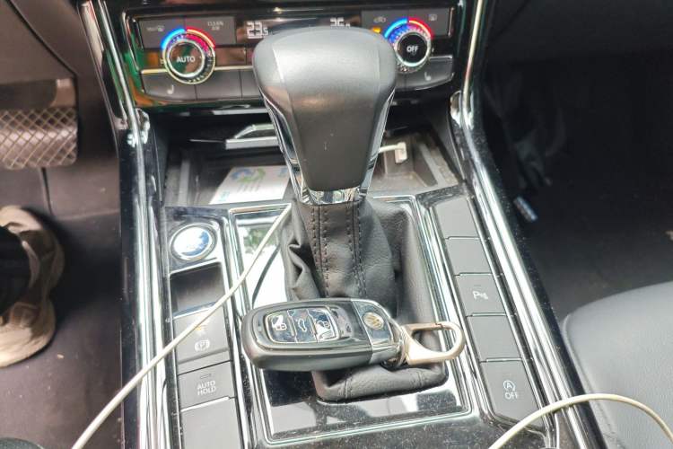 Used Volkswagen Phideon 2018 Revised Version 380TSI Two-Wheel Drive Business Edition
