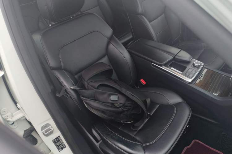 Used Mercedes-Benz M-Class 2014 ML 400 4MATIC Dynamic Model
