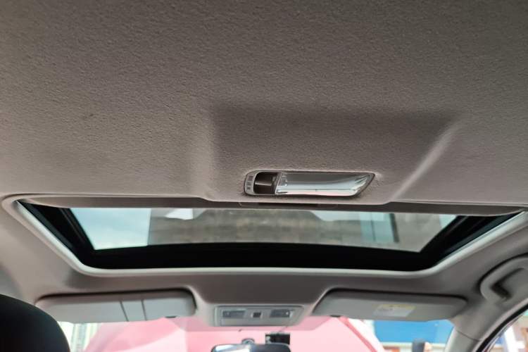 Used Nissan Tiida 2024 1.6L CVT Cool Dynamic Edition
