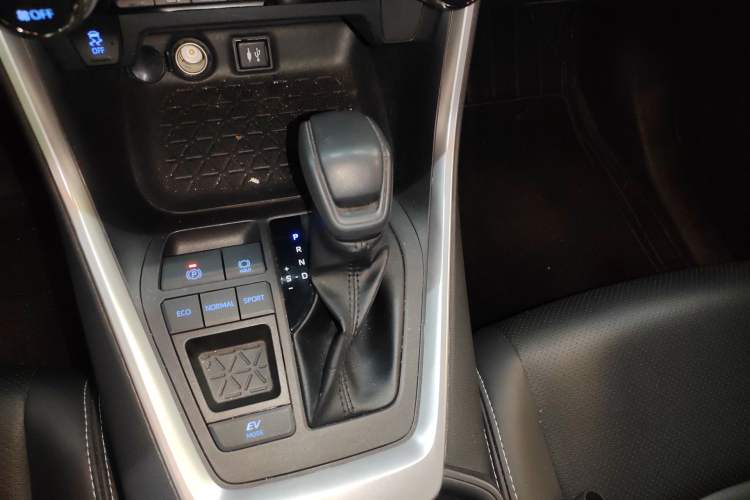 Used Toyota RAV4 2022 Dual-Engine 2.5L E-CVT Two-Wheel Drive Elite Edition Gear Lever