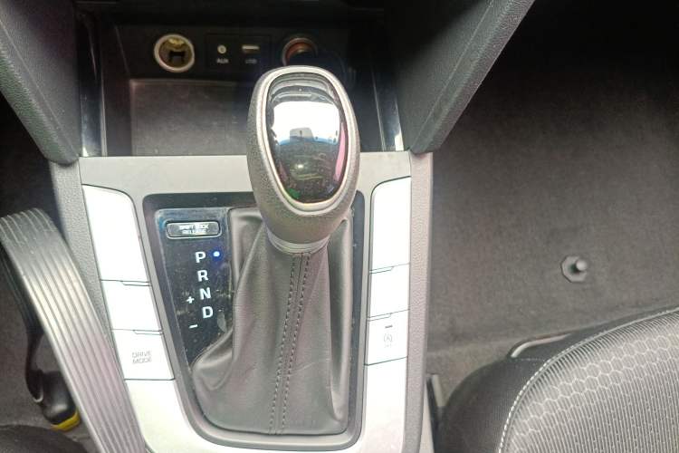 Used Hyundai Elantra (6th Generation / Lingdong) 2016 1.6L Automatic ZhiXuan – Elite Version