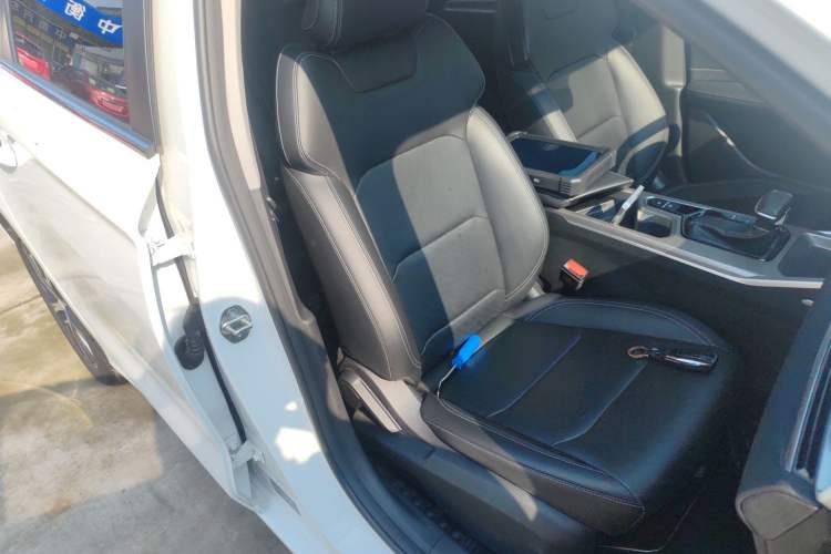 Used Geely Auto Emgrand 2023 4th Generation Champion Edition 1.5L CVT Prestige Model Right Front Seat