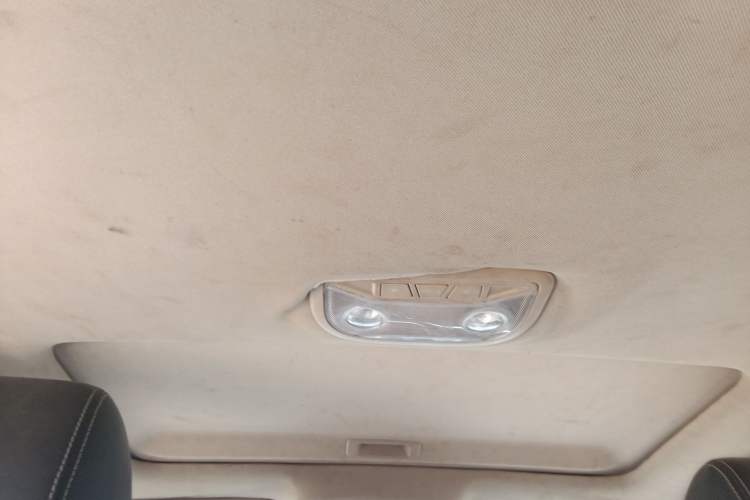 Used Geely Auto Emgrand 2017 Sedan Million Edition 1.5L Manual - Upward Version Headliner