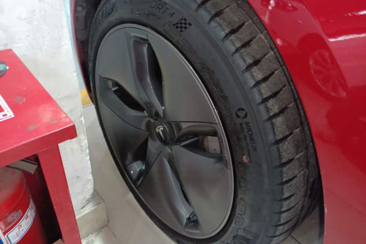 Used Tesla Model 3 2020 Standard Range Rear-Wheel Drive Upgraded Version Exterior 4