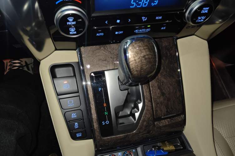 Used Toyota Alphard 2023 Dual-Motor 2.5L Premium Golden Edition