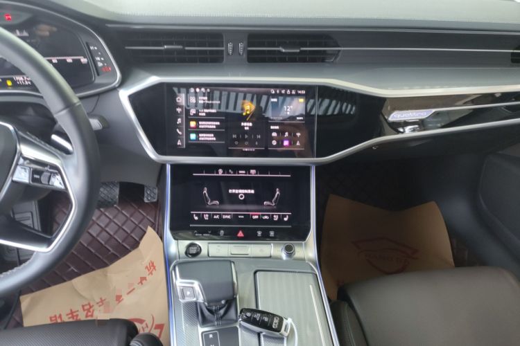 Used Audi A7L 2024 45TFSI quattro S-line Visionary Edition Flow Crystal Package
