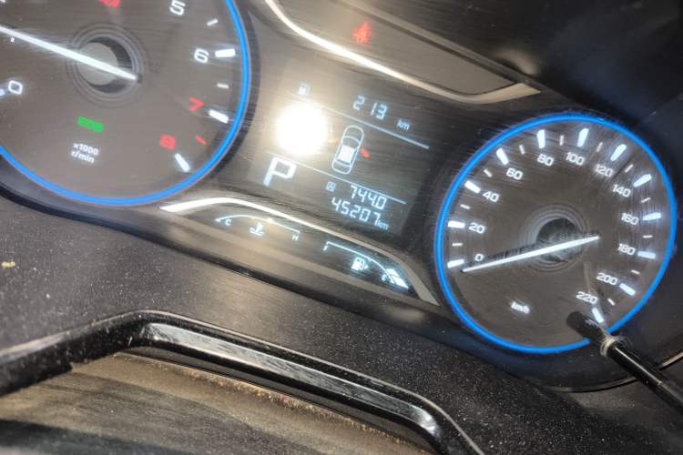 Used GAC Trumpchi GS4 2018 235T Automatic Two-Wheel Drive Elite Millionth Anniversary Edition Odometer Close Up