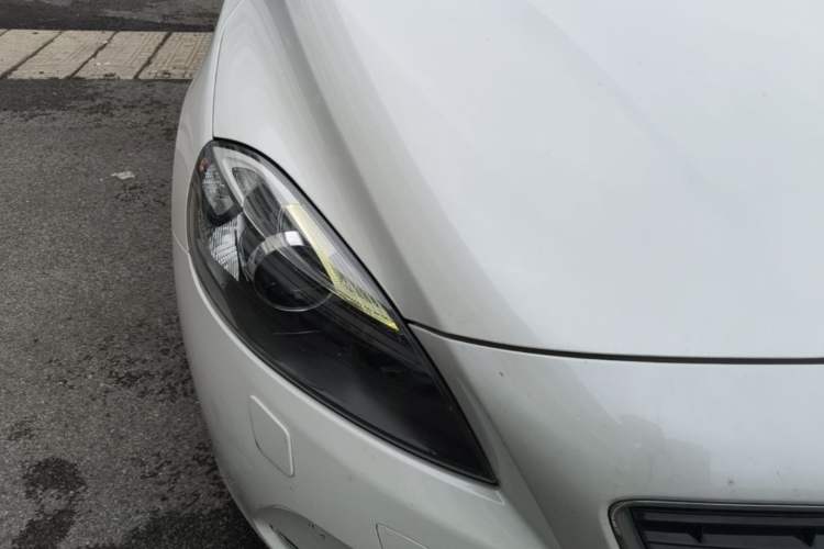 Used Volvo V40 2013 2.0T Zhiya Edition
