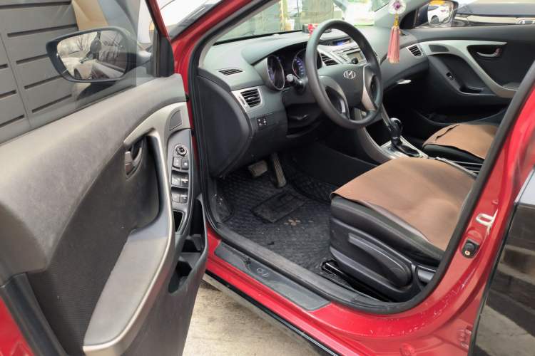 Used Hyundai Elantra (5th Generation / Langdong) 2012 1.6L Automatic Fashion Edition