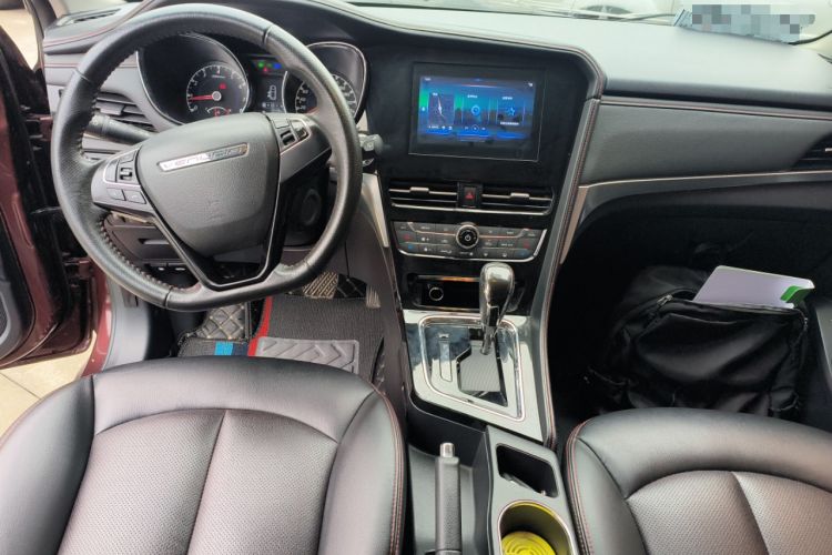 Used Venucia T70 2018 2.0L CVT Smart Enjoyment Version