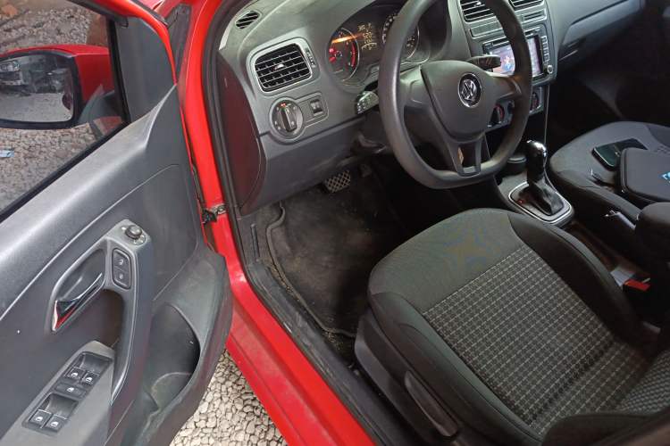 Used Volkswagen Polo 2014 1.6L Automatic Comfort Edition Driver Seat