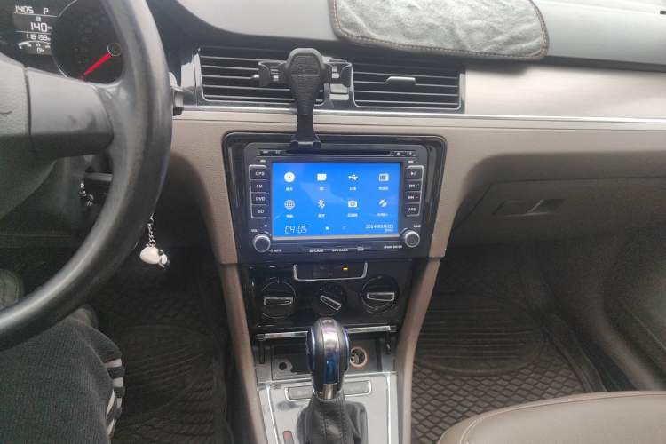 Used Volkswagen Bora 2014 1.6L Automatic Comfort Model Audio And AC Panel