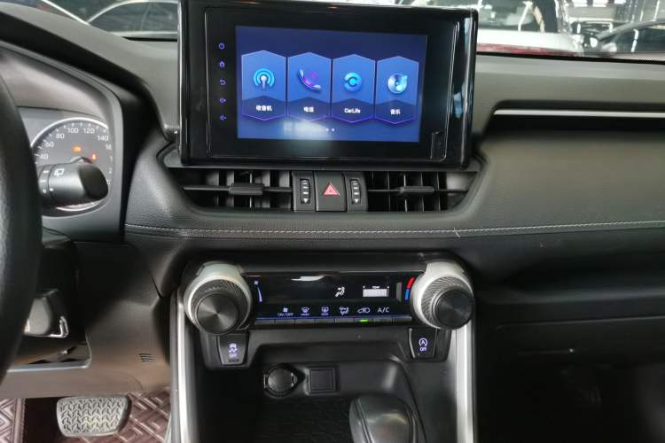 Used Toyota RAV4 2021 2.0L CVT Two-Wheel Drive Urban Edition Audio And AC Panel