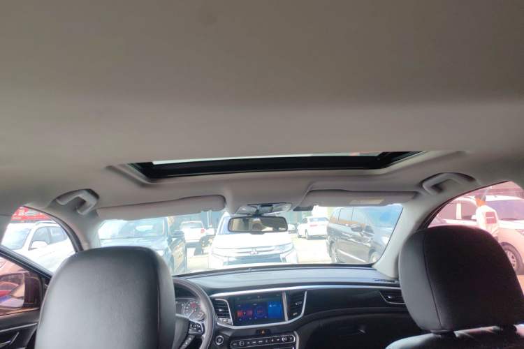 Used GAC Trumpchi GS7 2017 320T Two-Wheel-Drive Luxury Model Headliner